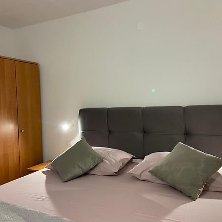 Apartmani Mara Rogoznica Рогозница Экстерьер фото
